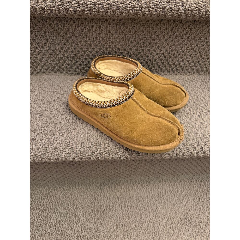 Ugg Chestnut Tasman Slippers, Kids size 5/Womens size 7